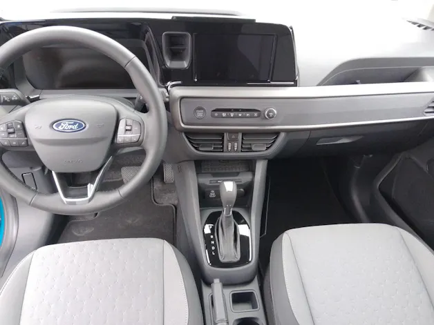 Ford Tourneo Courier 1.0 EcoBoost Titanium