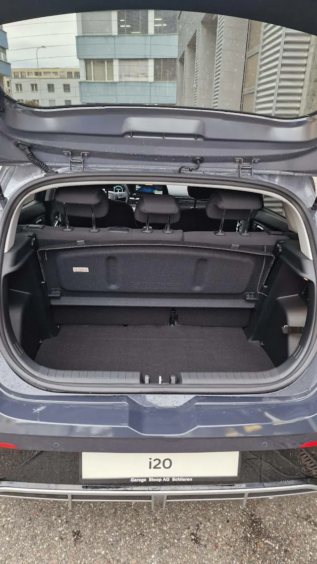 Hyundai i20 1.0 T-GDi Amplia Safety Pack.