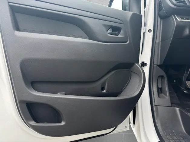 Peugeot Expert 2.0 BlueHDi 145 S&S Vertiefte Kabine Long