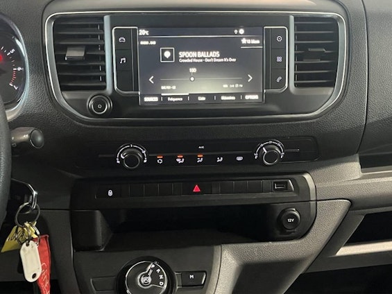 Vehicle image 4 Vehicle image 4