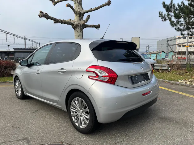 Peugeot 208 1.2 e-VTI Style EGS5