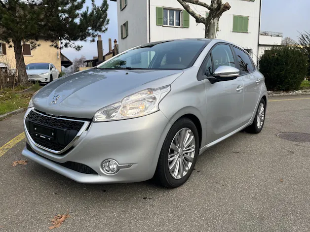 Peugeot 208 1.2 e-VTI Style EGS5