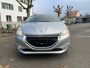 Peugeot 208 1.2 e-VTI Style EGS5