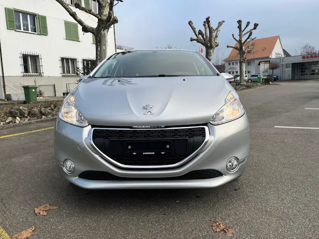 Peugeot 208 1.2 e-VTI Style EGS5