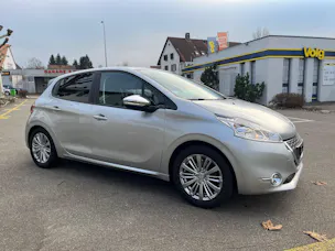Peugeot 208 1.2 e-VTI Style EGS5