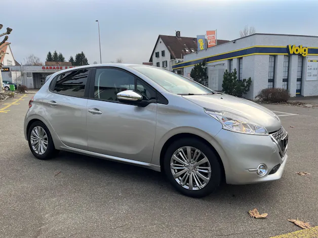 Peugeot 208 1.2 e-VTI Style EGS5