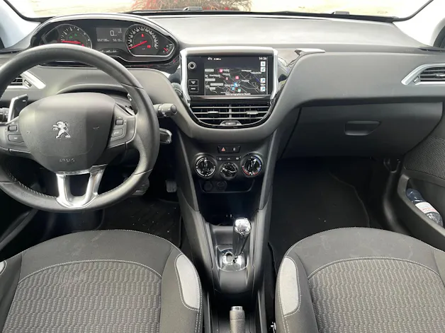 Peugeot 208 1.2 e-VTI Style EGS5