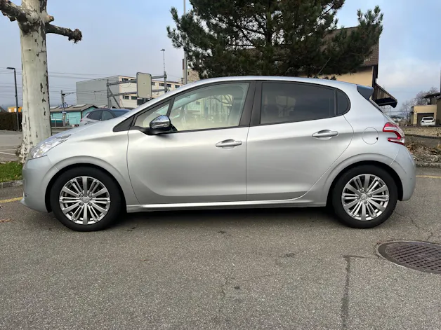 Peugeot 208 1.2 e-VTI Style EGS5