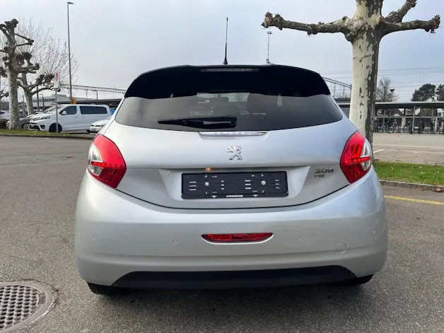 Peugeot 208 1.2 e-VTI Style EGS5