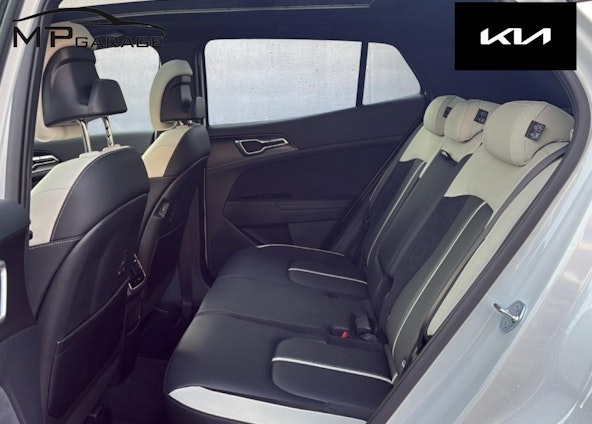 Vehicle image 15 Vehicle image 15