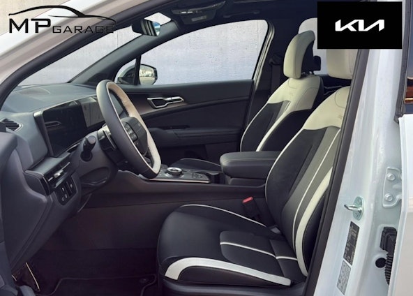 Vehicle image 14 Vehicle image 14