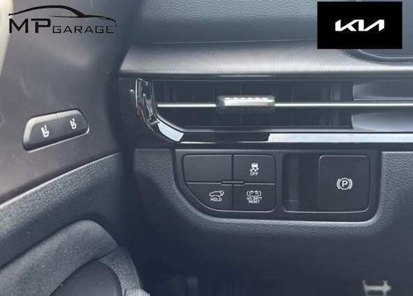 Vehicle image 13 Vehicle image 13