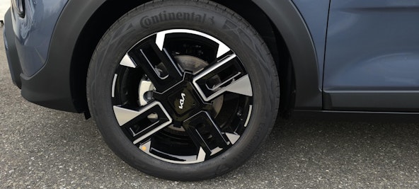 Vehicle image 16 Vehicle image 16