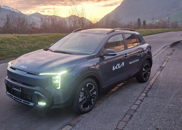 First vehicle image First vehicle image