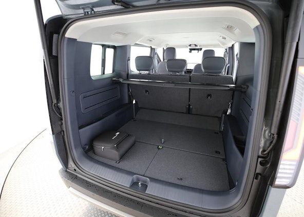 Vehicle image 6 Vehicle image 6