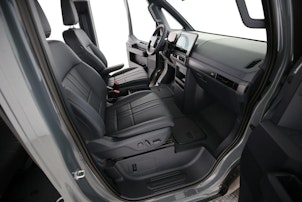 Vehicle image KIA PV5 Passenger 71.2 kWh Elite