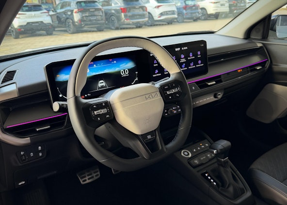 Vehicle image 4 Vehicle image 4