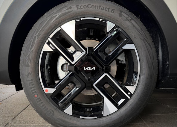 Vehicle image 3 Vehicle image 3