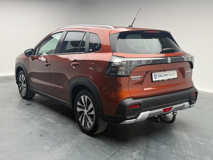 Vehicle image SUZUKI S-CROSS