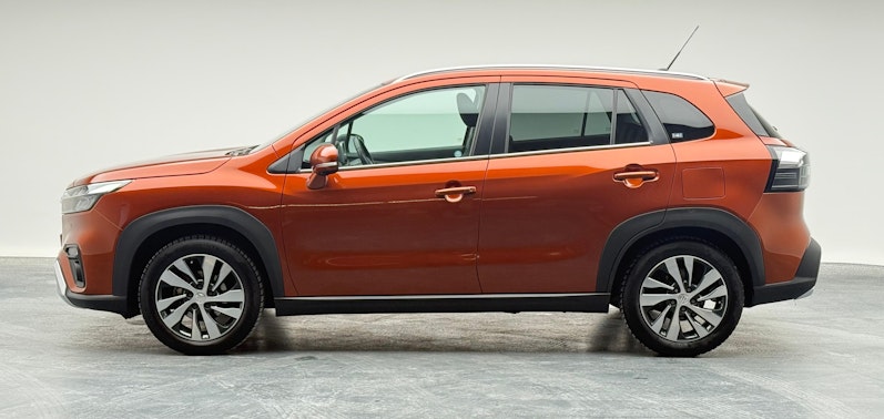 Vehicle image SUZUKI S-CROSS