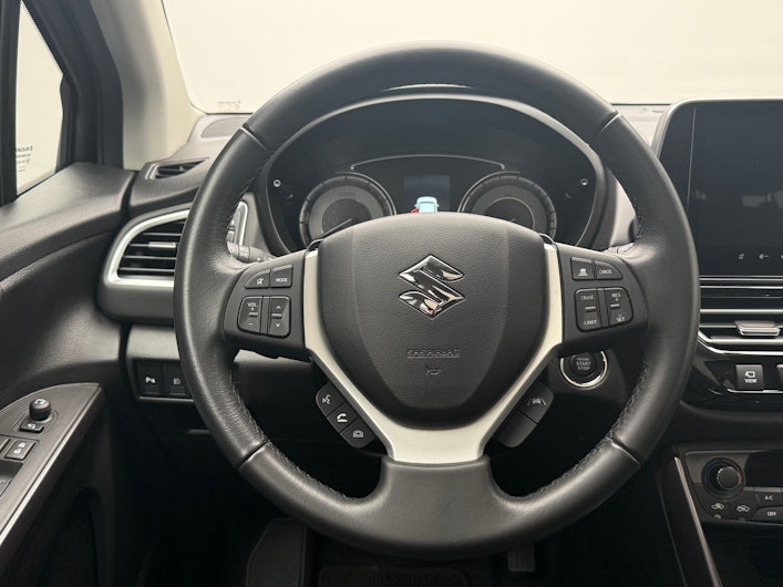 Vehicle image SUZUKI S-CROSS