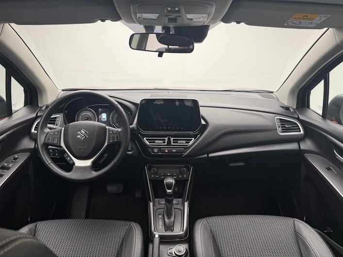 Vehicle image SUZUKI S-CROSS