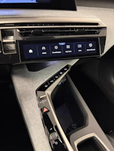 Fahrzeugbild PEUGEOT 5008 1.6 PHEV Allure