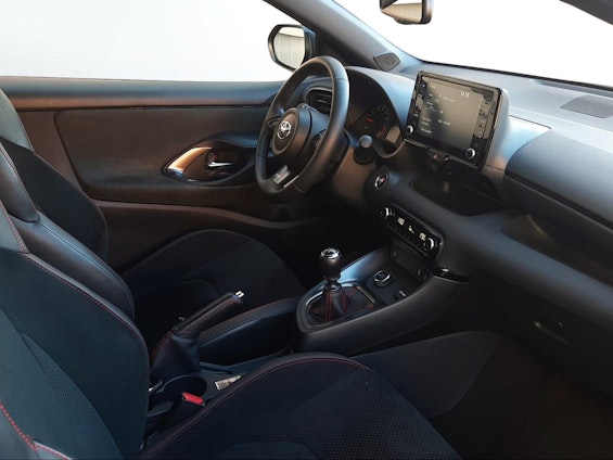 Vehicle image 14 Vehicle image 14