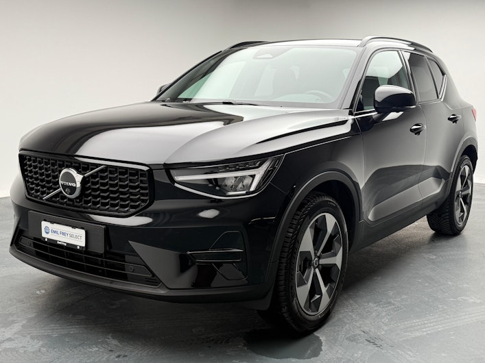Vehicle image VOLVO XC40
