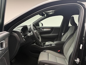 Vehicle image VOLVO XC40 2.0 B3 MH Plus Dark