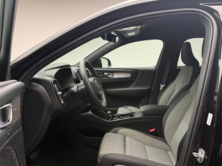 Vehicle image VOLVO XC40