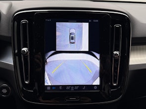 Vehicle image VOLVO XC40 2.0 B3 MH Plus Dark