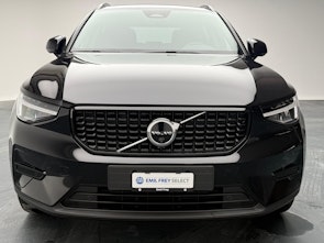 Vehicle image VOLVO XC40 2.0 B3 MH Plus Dark