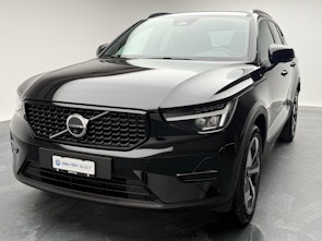 Vehicle image VOLVO XC40 2.0 B3 MH Plus Dark