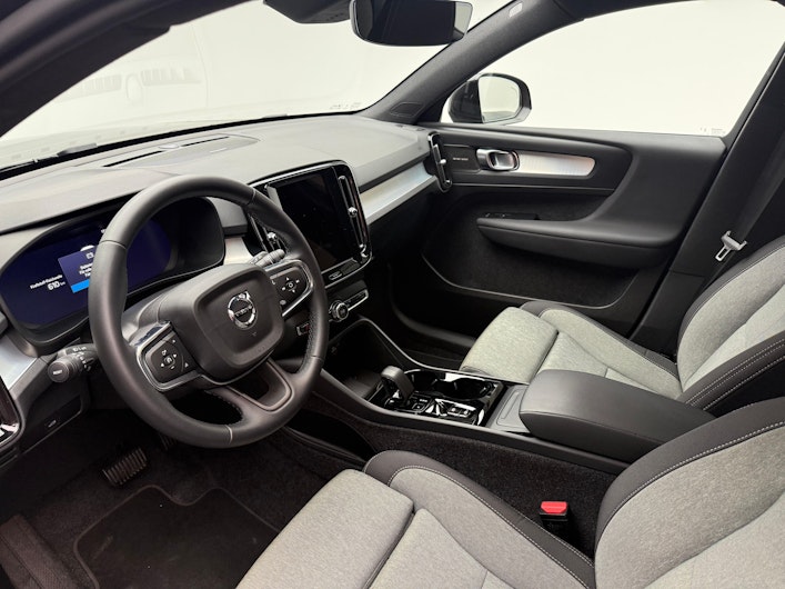 Vehicle image VOLVO XC40