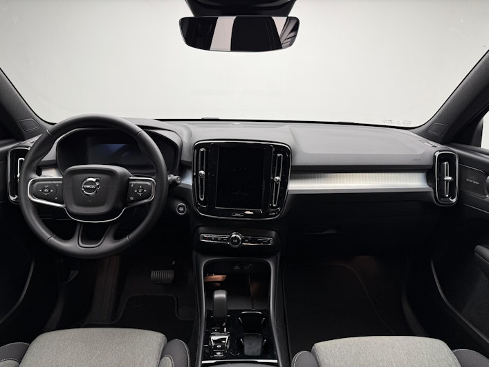 Vehicle image VOLVO XC40