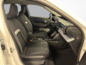 https://vehicle.imgix.net/4132465/b796b635-c92f-4dbf-affb-9fcbccc94d88.jpg