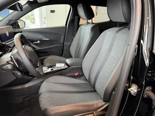 Peugeot 2008 1.2 Hybrid 145 Allure Premium