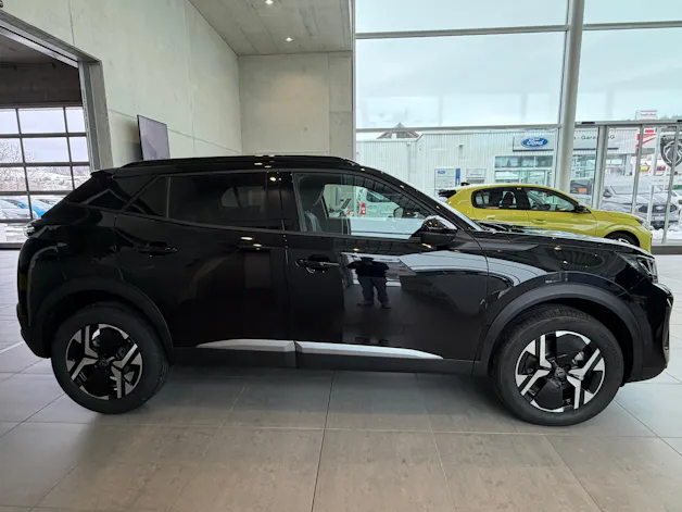 Peugeot 2008 1.2 Hybrid 145 Allure Premium