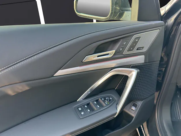 BMW X1 30e xDrive paddles