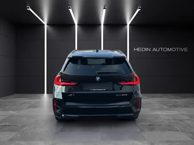 BMW X1 30e xDrive paddles