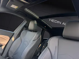 BMW X1 30e xDrive paddles