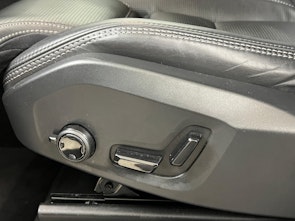 Vehicle image VOLVO XC90 2.0 T8 TE Plus Dark eAWD