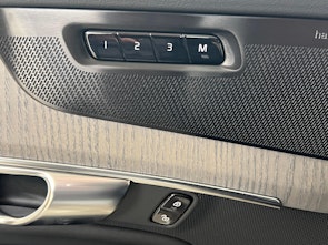 Vehicle image VOLVO XC90 2.0 T8 TE Plus Dark eAWD