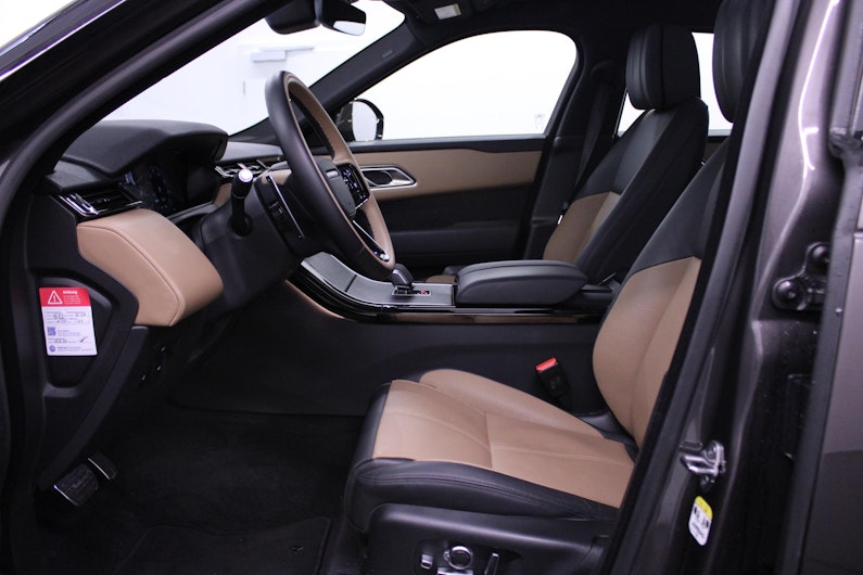 Vehicle image LAND ROVER RANGE ROVER VELAR