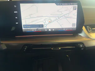 BMW X2 20d xDrive paddles