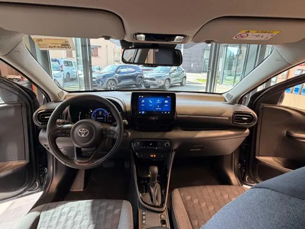 Toyota Yaris 1.5 VVT-i HSD Trend