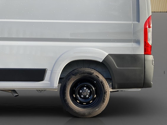 Vehicle image 9 Vehicle image 9