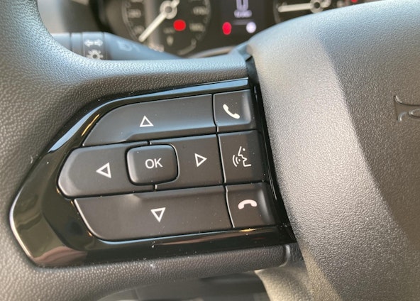 Vehicle image 14 Vehicle image 14