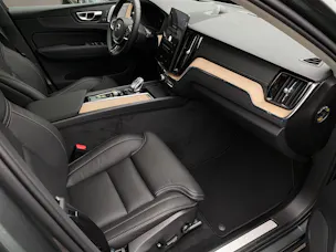 Volvo XC60 2.0 B5 MH Ultra Dark AWD